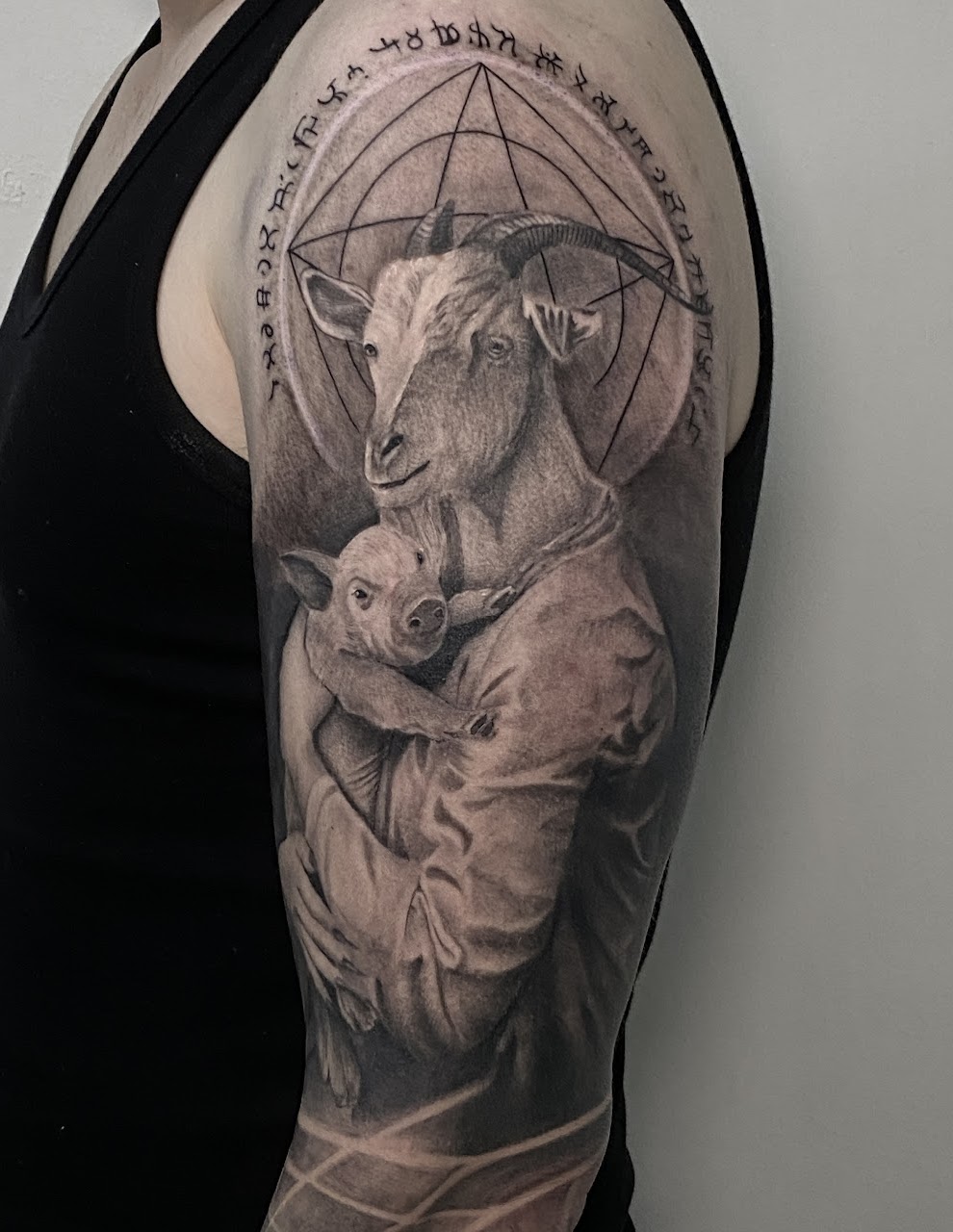 Krimatt — Tatuaje ilustrativo animal, CAOS Art Tattoo Santiago