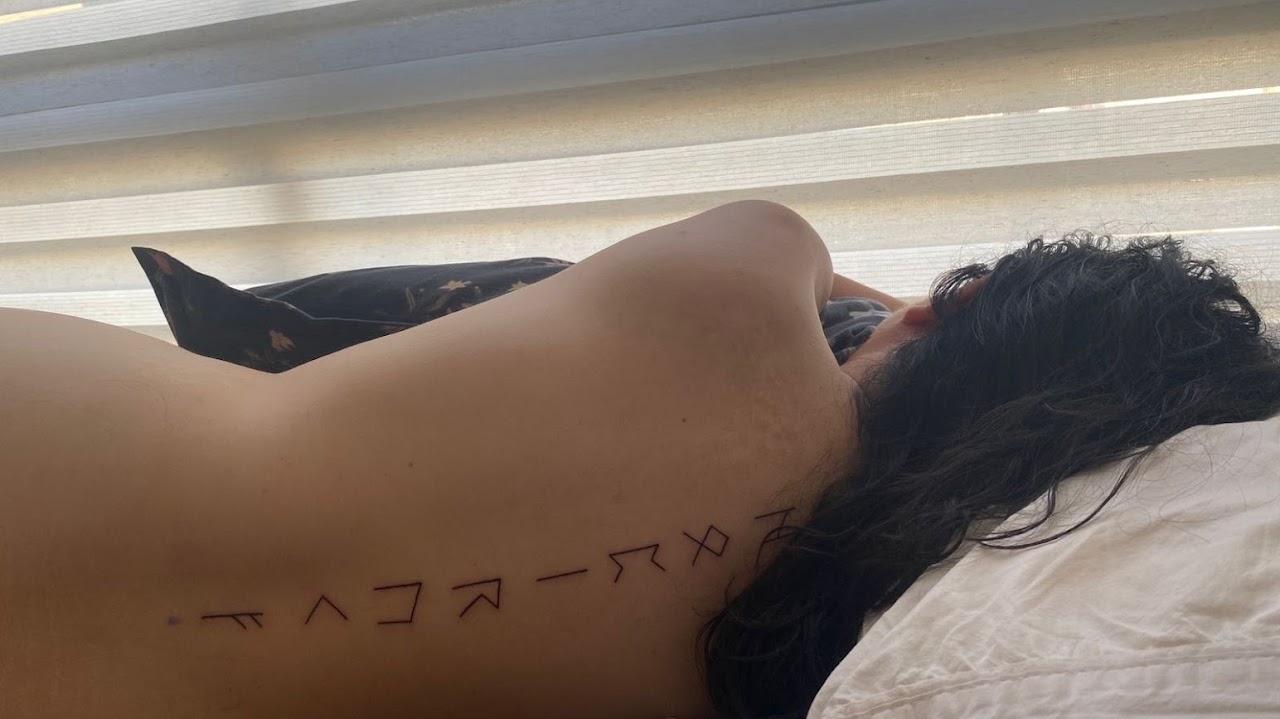 Runas vikingas banda horizontal — CAOS Art Tattoo