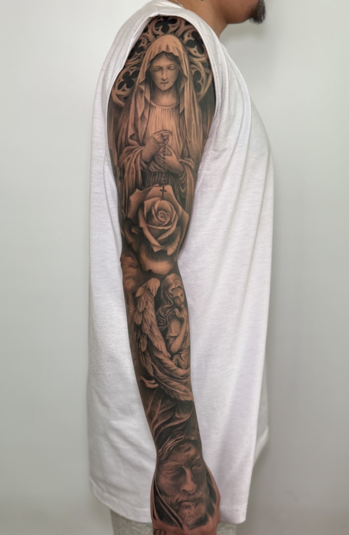 Photorealistic portrait tattoo by Caos Art Tattoo Santiago